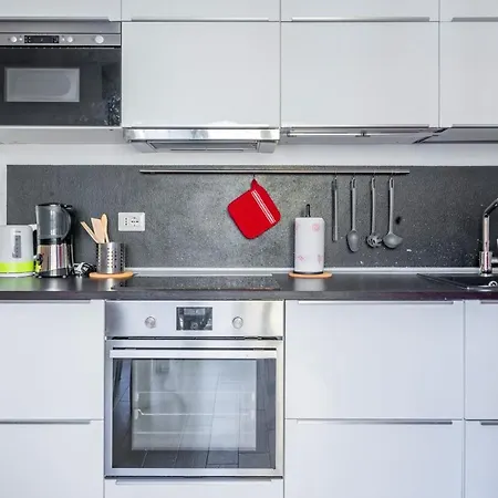 Guesthost - Residential Flat With Balconyparma Residential Con Balcone Appartamento