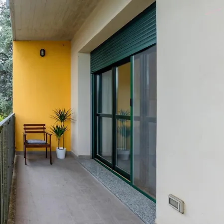 Appartement Guesthost - Residential Flat With Balconyparma Residential Con Balcone *