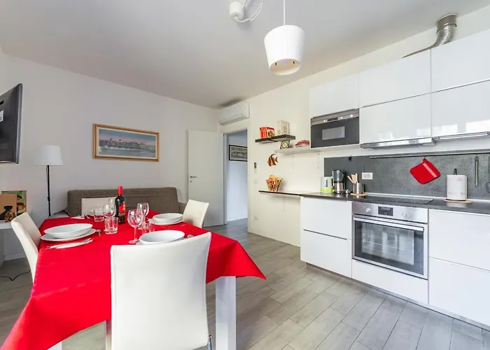 Appartamento Guesthost - Residential Flat With Balconyparma Residential Con Balcone